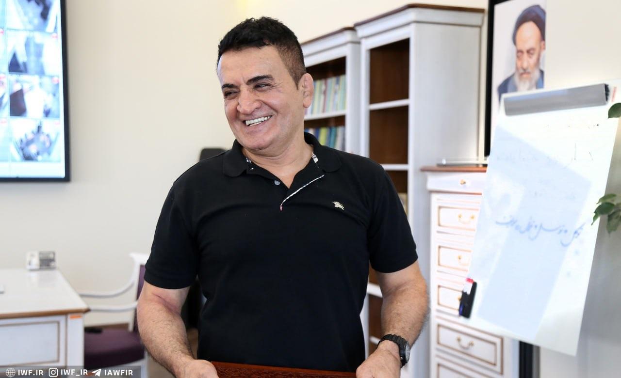 آقای پزشکیان، به گرفتاری مردم برس؛ محمد بنا: یک موی تن بچههای تیم ملی ۹۸ را در امروزیها پیدا کنید!