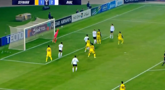 بردیف بهترین بازیکن دیدار سپاهان و آخال شد