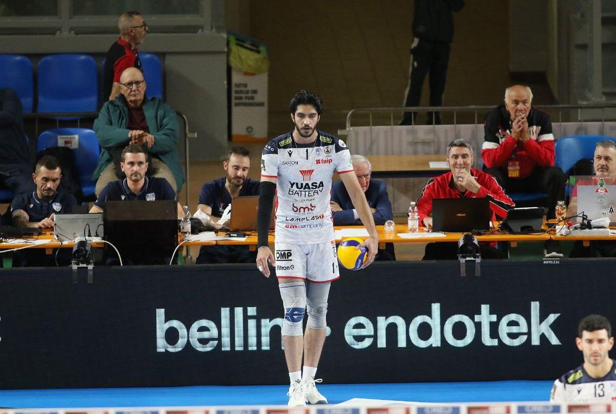 دلبری ۲۳ امتیازی گلزاده در شب پیروزی پیاتزا و حسین خانزاده