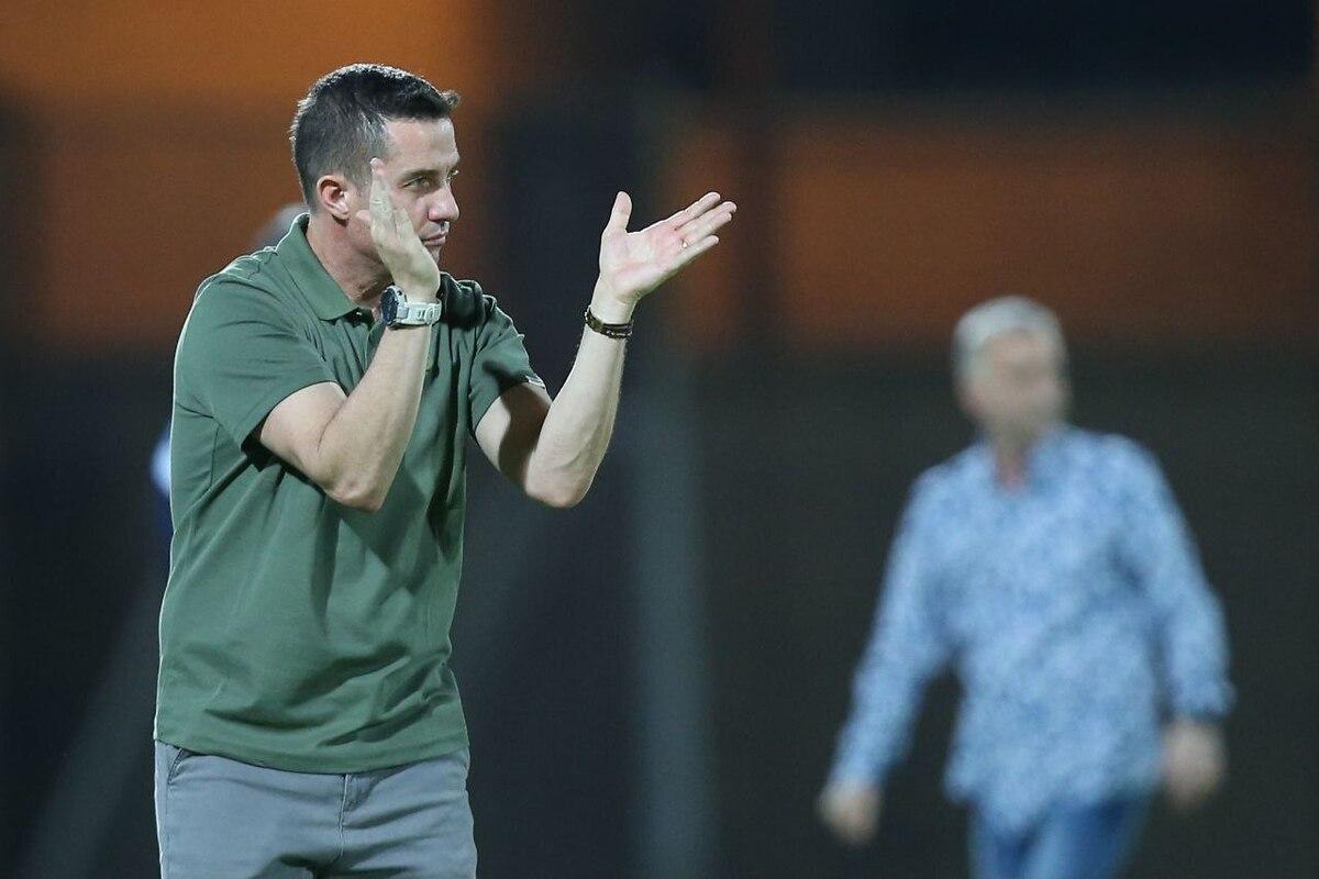 پیشکسوت پرسپولیس: اوسمار من را بخواهد پیاده به تهران می‌آیم؛ او «هندوانه در بسته» است