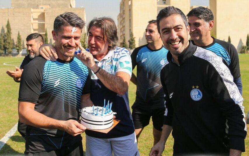 عکس از تولد وریا غفوری در تمرین استقلال