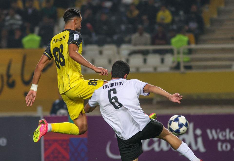 اعتراض شدید هواداران سپاهان؛ شعار «حیا کن رها کن» علیه مدیرعامل