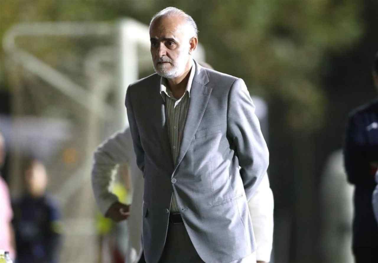 نبی: امارات شنبه و یکشنبه تعطیل است و به همین دلیل صدور ویزای ما طول کشید