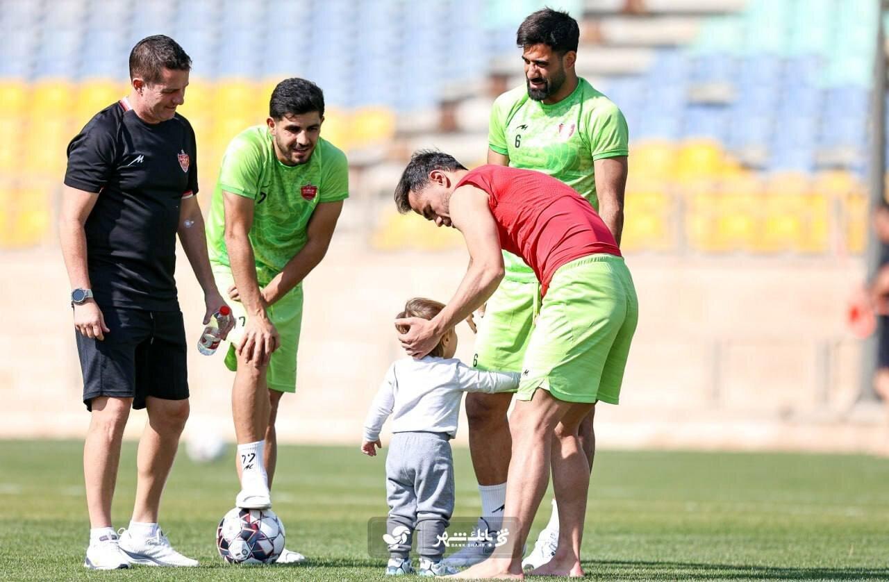 عکس | پسر خوشگل اوستون اورونوف در تمرین پرسپولیس