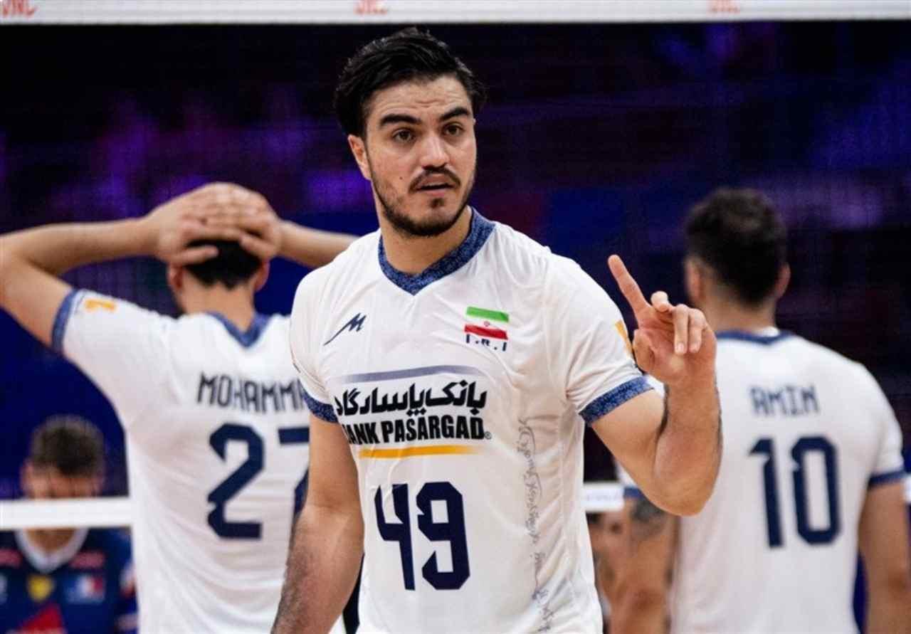 حرکت زیبای مرتضی شریفی برای صابر کاظمی در ترکیه / عکس