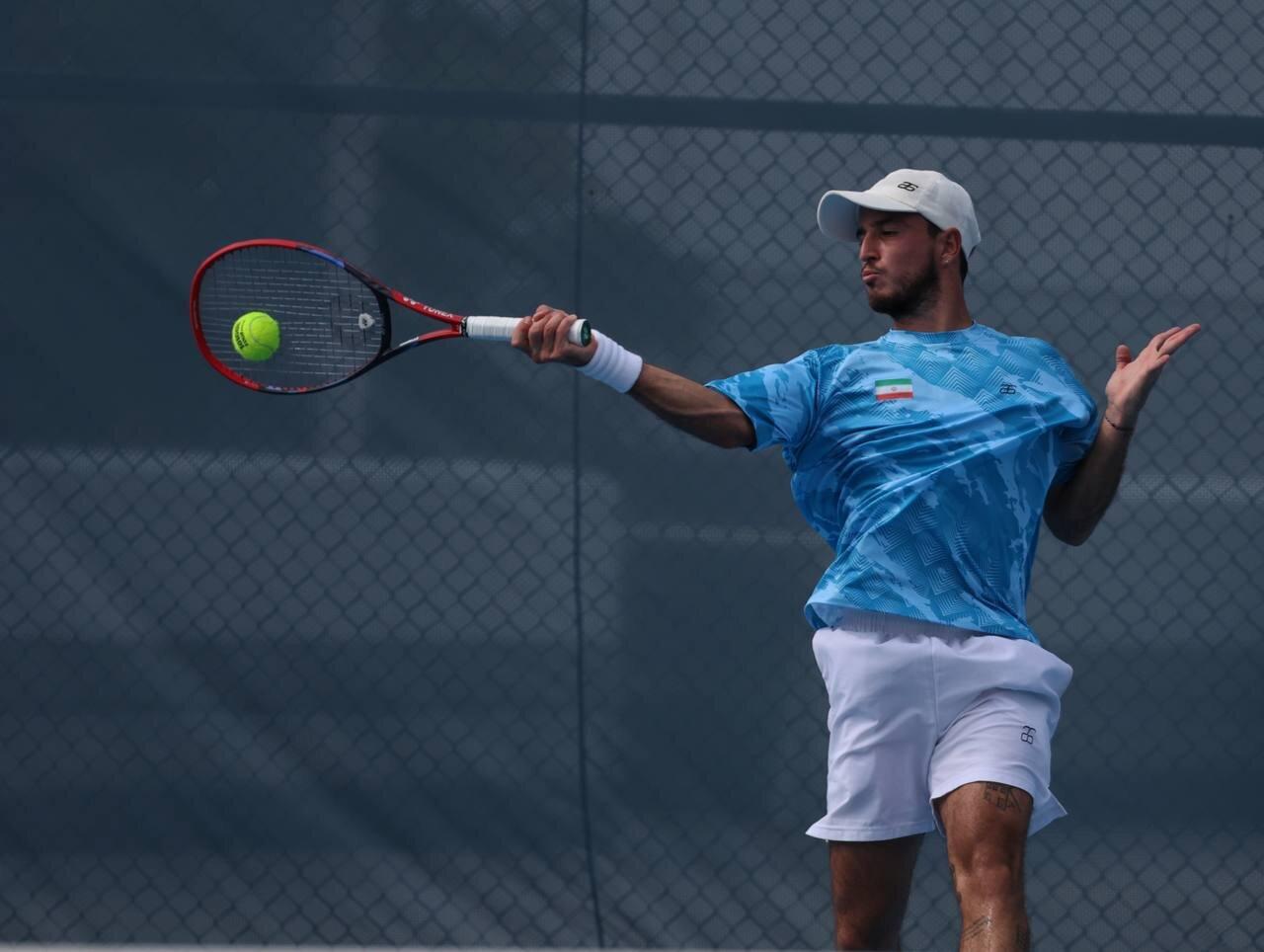 تنیس ایران با کمبود بازیکن حرفه‌ای روبه‌روست/انتقادها منصفانه نیست