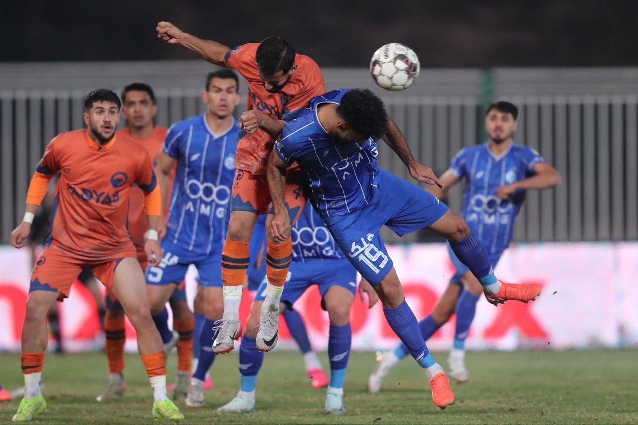 پادیاب بیخیال نمی‌شود؛ پوستر طعنه‌آمیز خلخالی‌ها با لوگوی استقلال روی پیراهن داور! / عکس