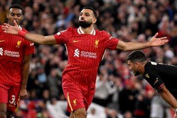 عکس | محمد صلاح و جذاب‌ترین سلفی سال در آنفیلد