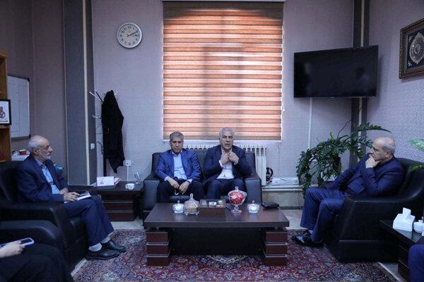 مناف هاشمی: باید دغدغه های ناشنوایان را برطرف کنیم