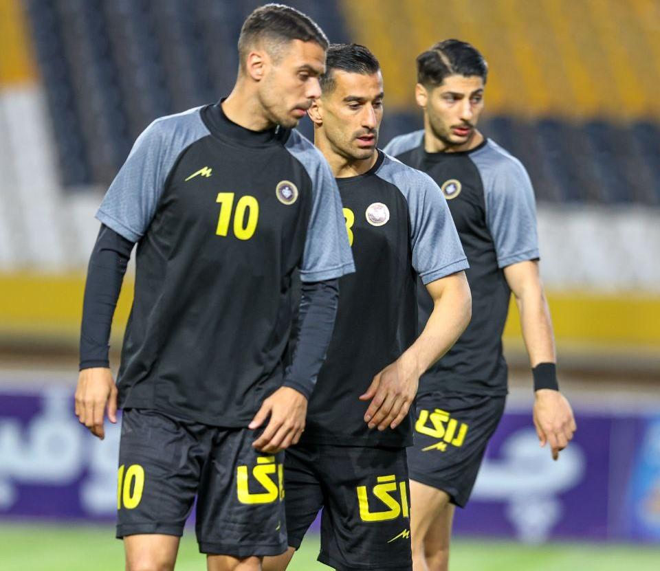 ریکاردو آلوز - احسان حاج صفی و محمد مهدی محبی بازیکنان سپاهان اصفهان - لیگ برتر ایران - بازی سپاهان و استقلال خوزستان