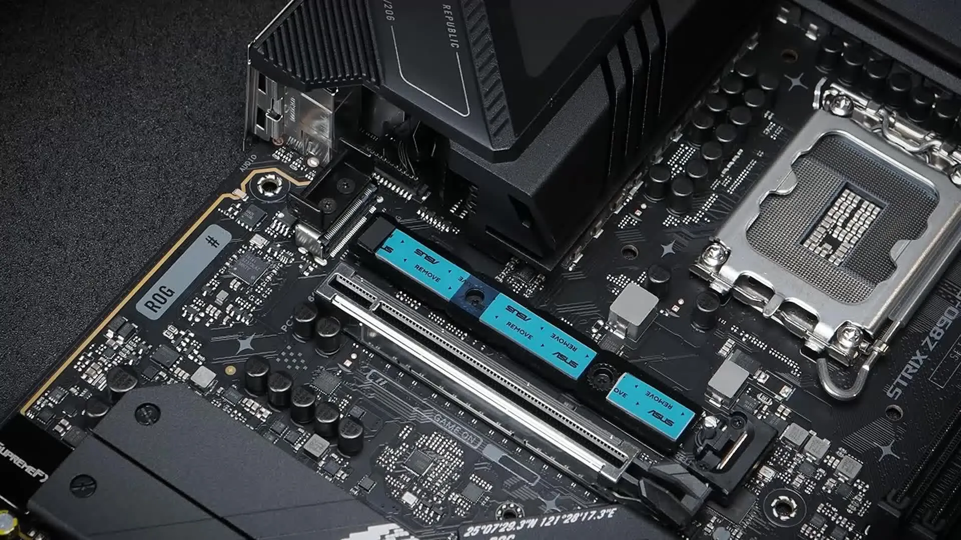 نورپردازی Aura Sync مادربرد ROG STRIX Z890-F مادربرد ASUS ROG STRIX Z890-F GAMING WIFI