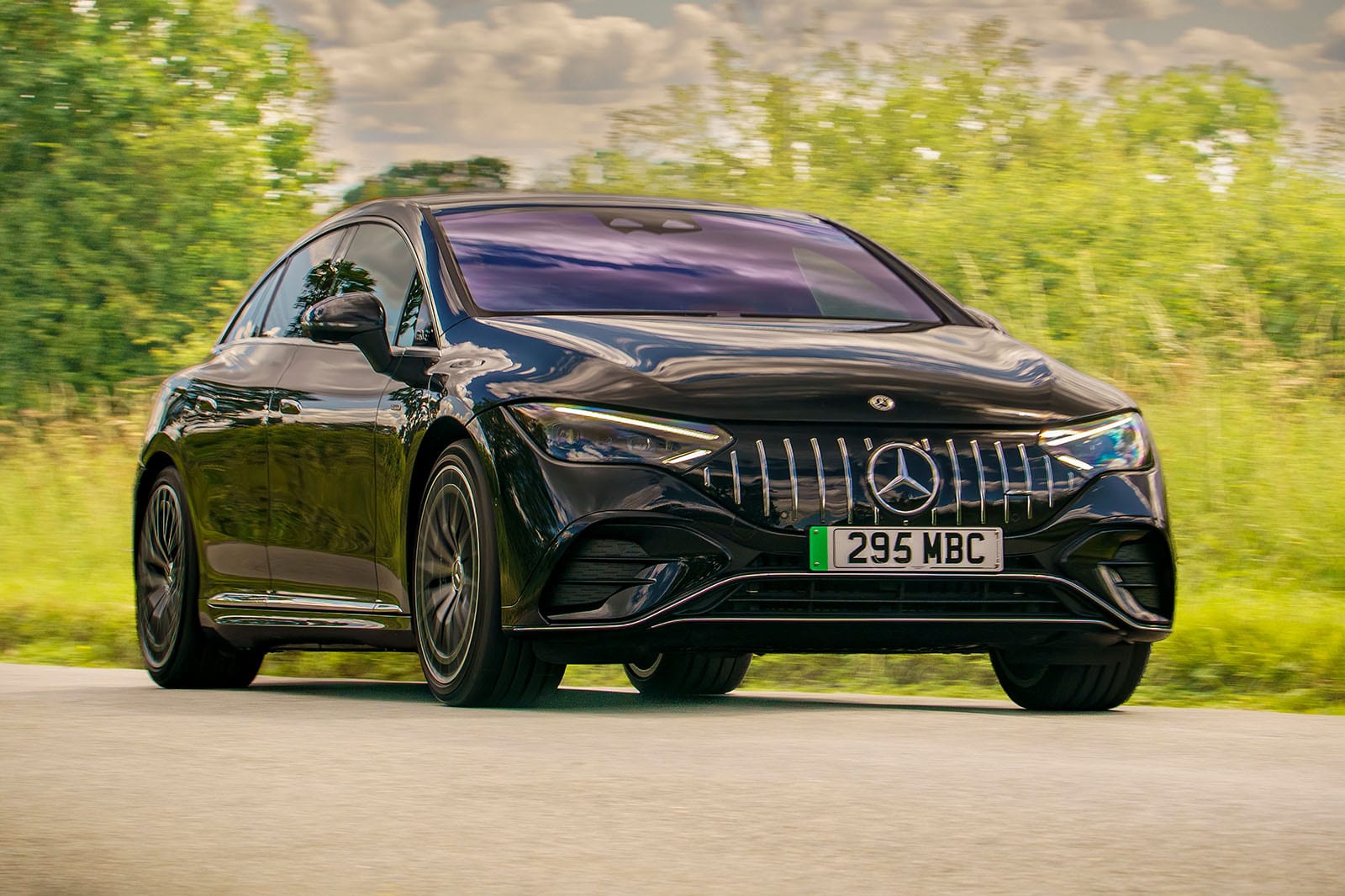 رانندگی پویا با مرسدس AMG EQE 53
