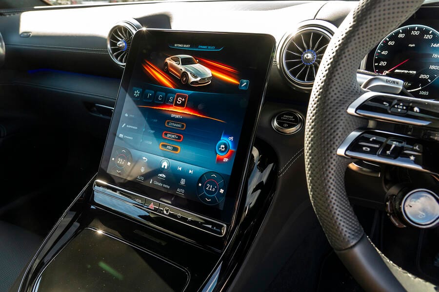 صفحه نمایش مرسدس AMG GT 43