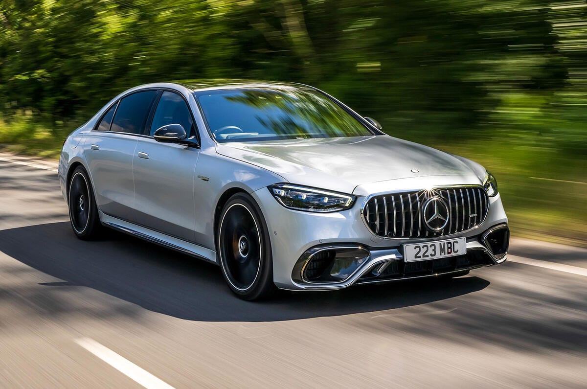 نمای جلو مرسدس AMG S63 E Performance در حال حرکت