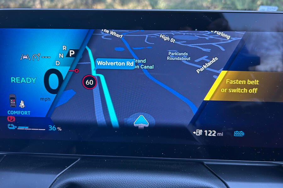 نمایش Waze روی صفحه کیلومتر رنو سنیک