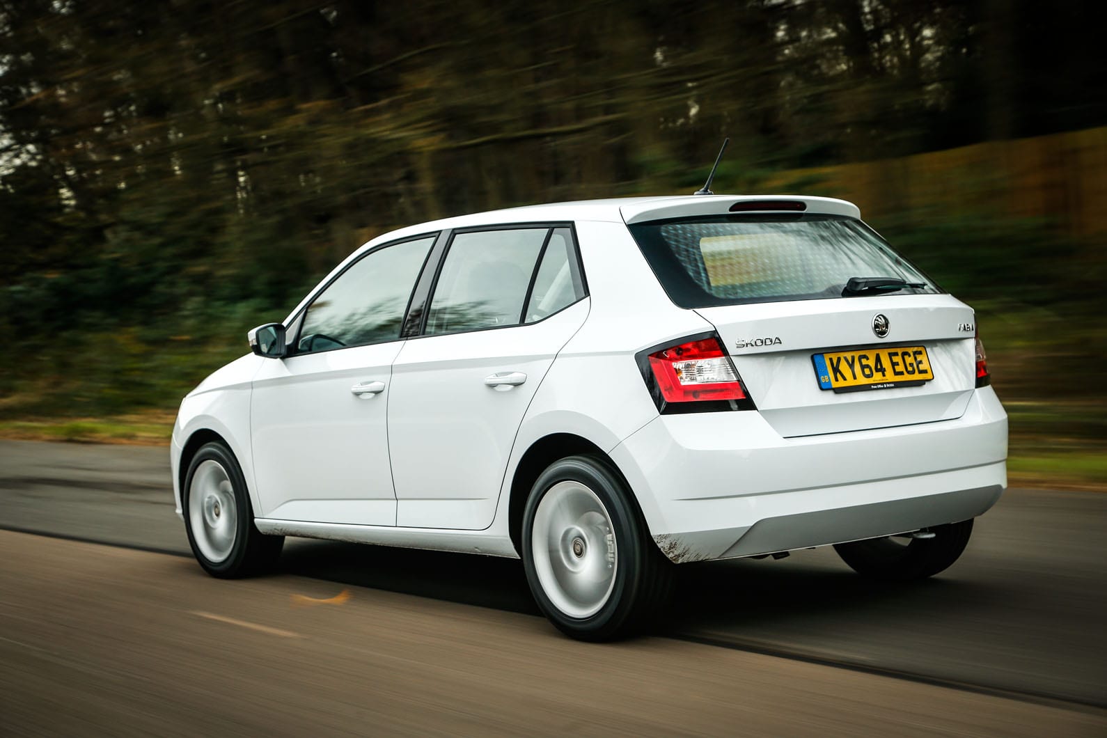نمای عقب اشکودا فابیا