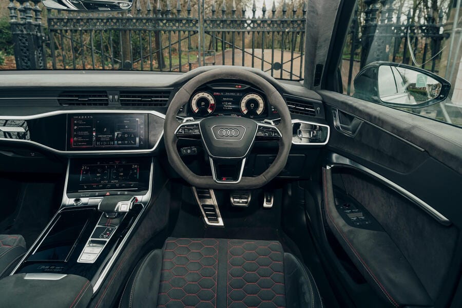 داشبورد آئودی RS6 GT 2025