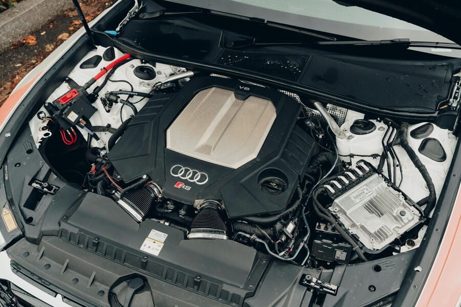 موتور V8 آئودی RS6 GT 2025