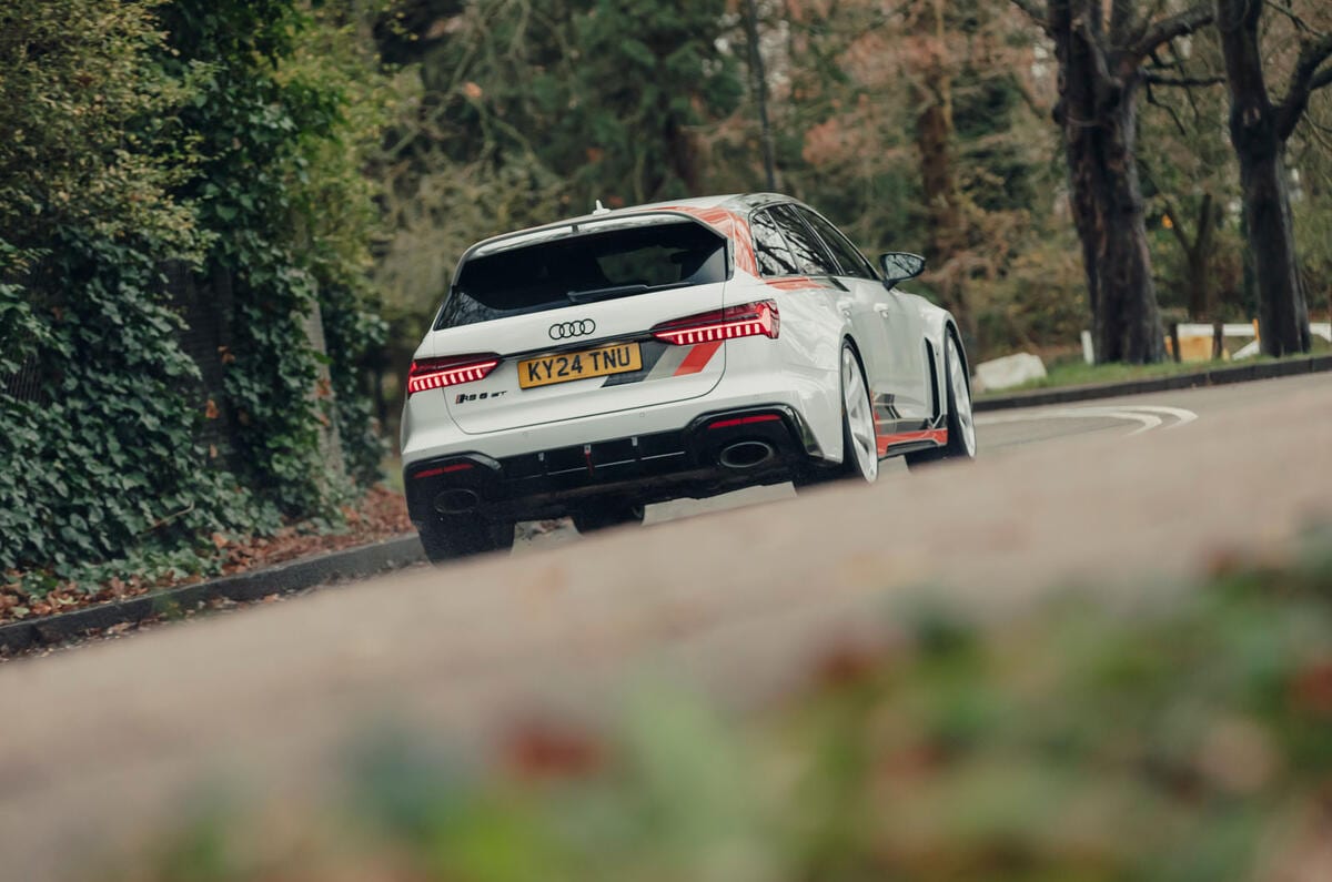 زاویه عقب آئودی RS6 GT 2025