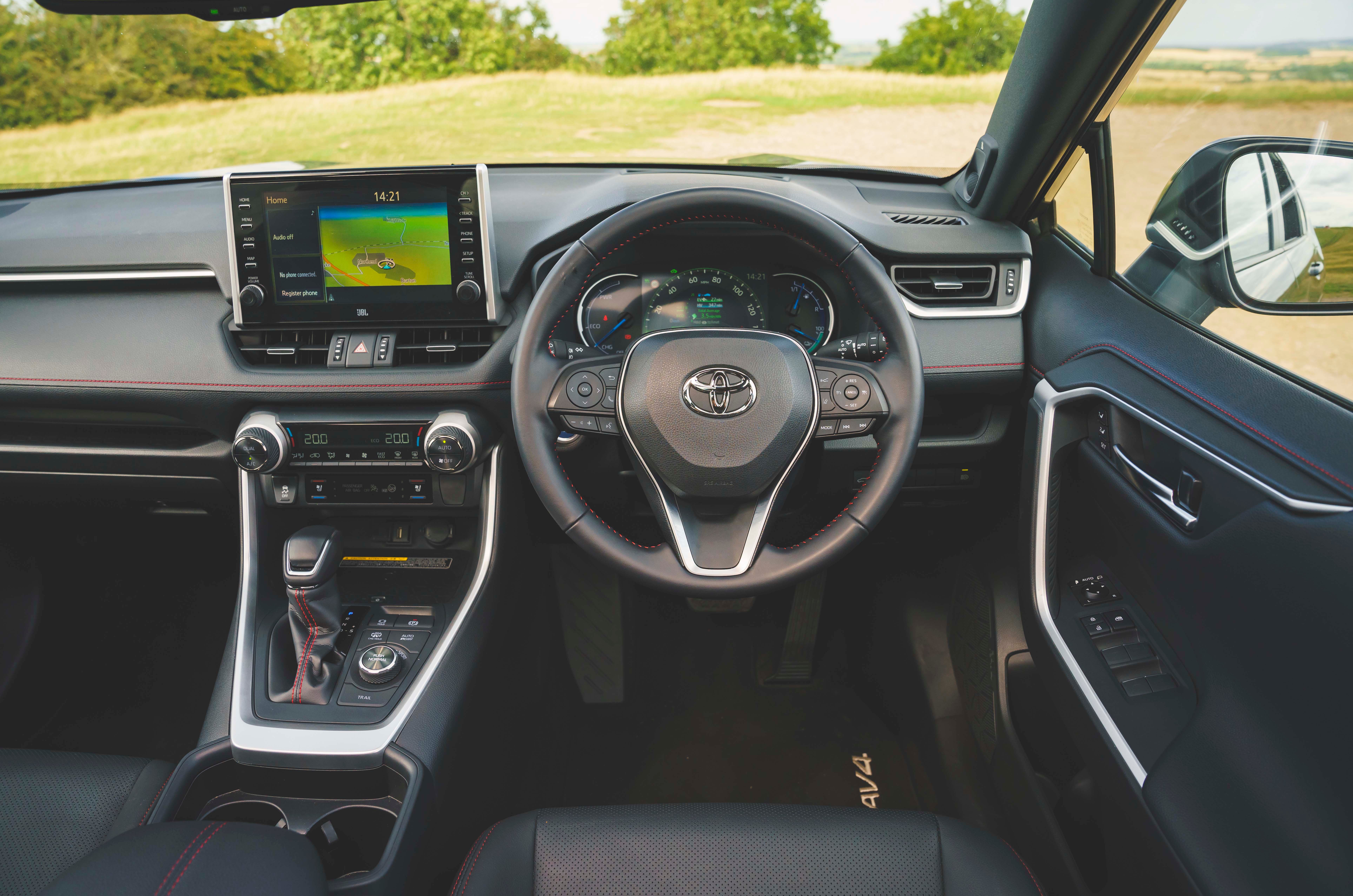 داشبورد داخلی تویوتا RAV4