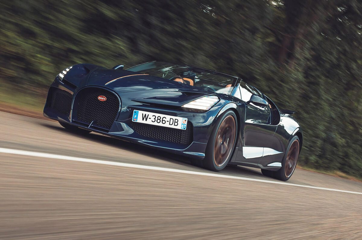 بررسی Bugatti Mistral 2025 - عکس شماره 1