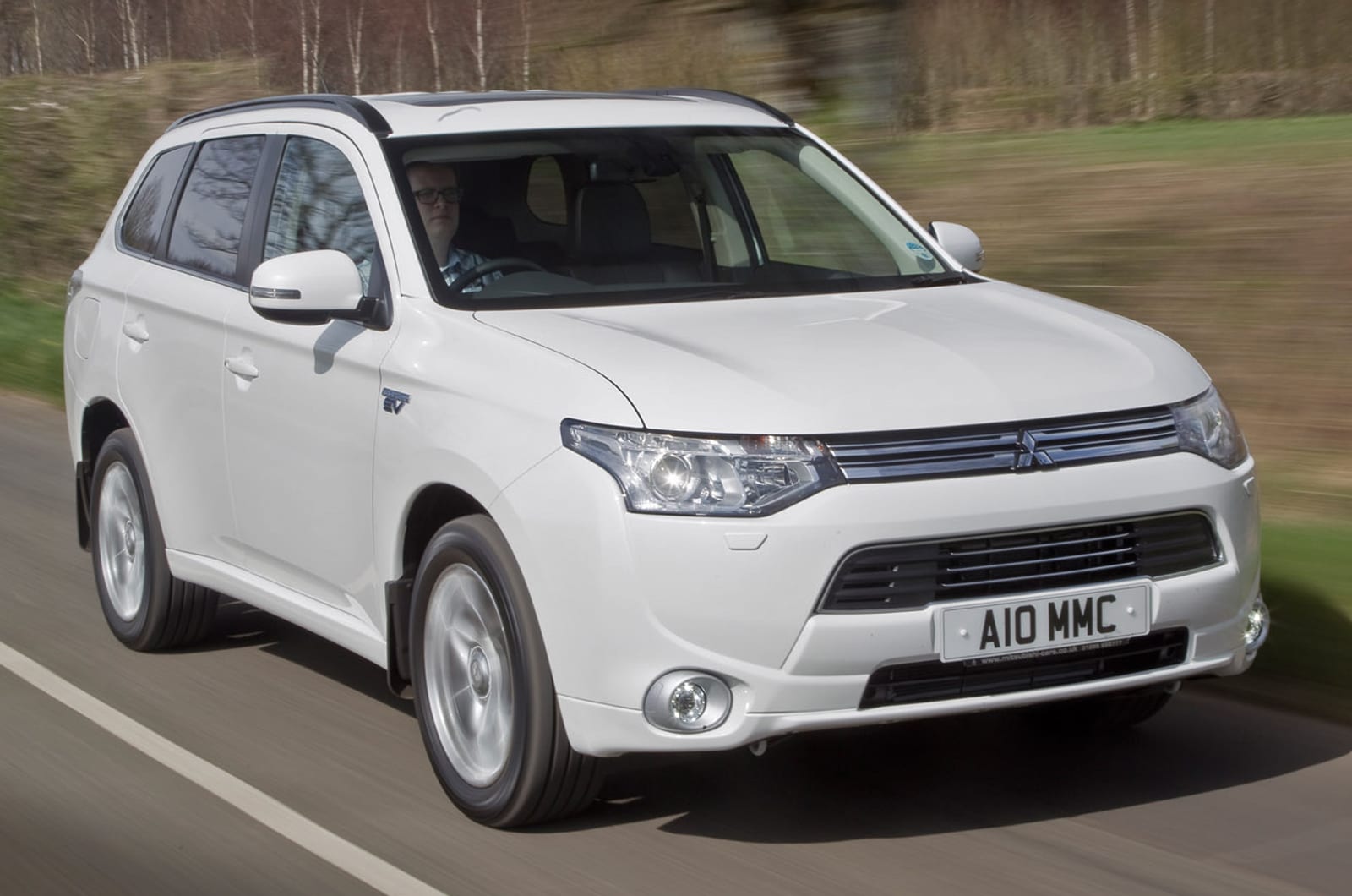 میتسوبیشی اوتلندر PHEV