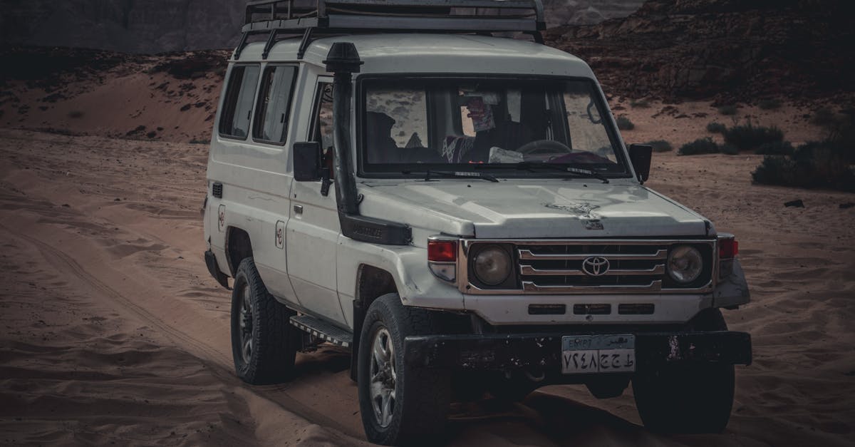 سفید Toyota Land Cruiser