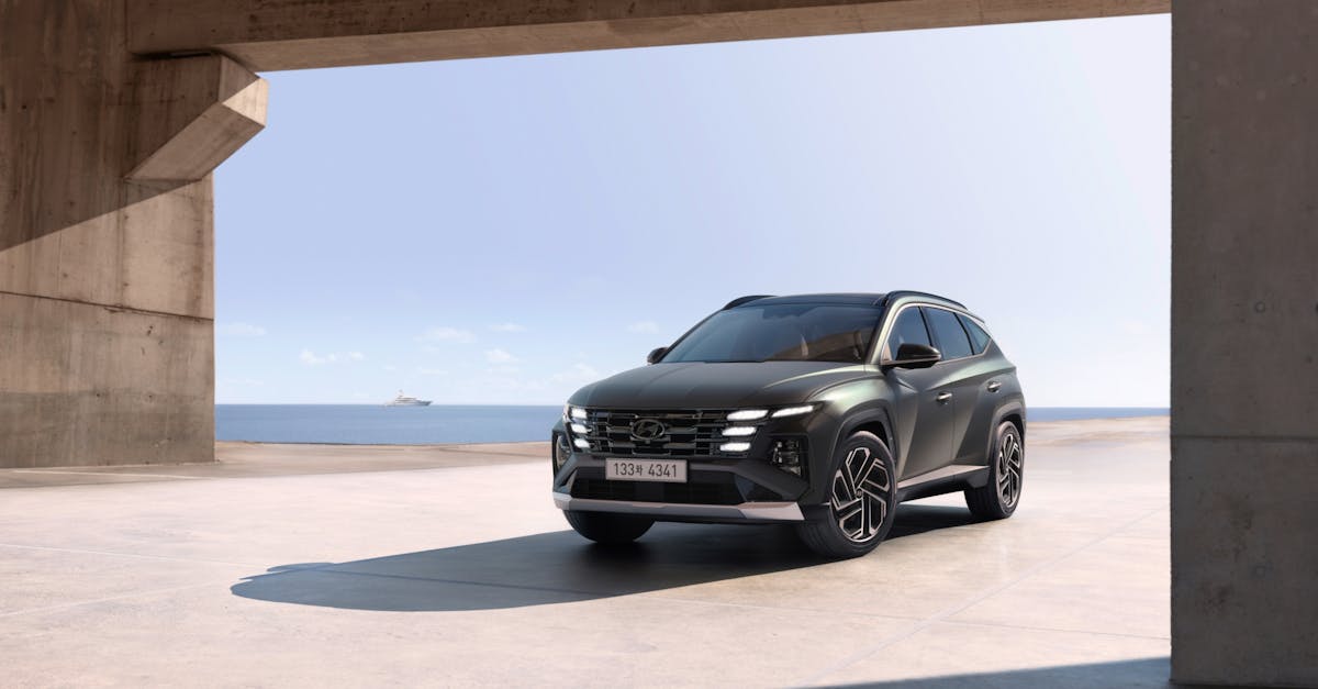 نقره‌ای Hyundai Tucson