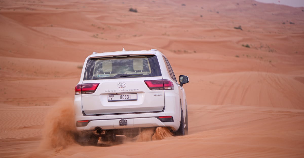 سفید Toyota Land Cruiser