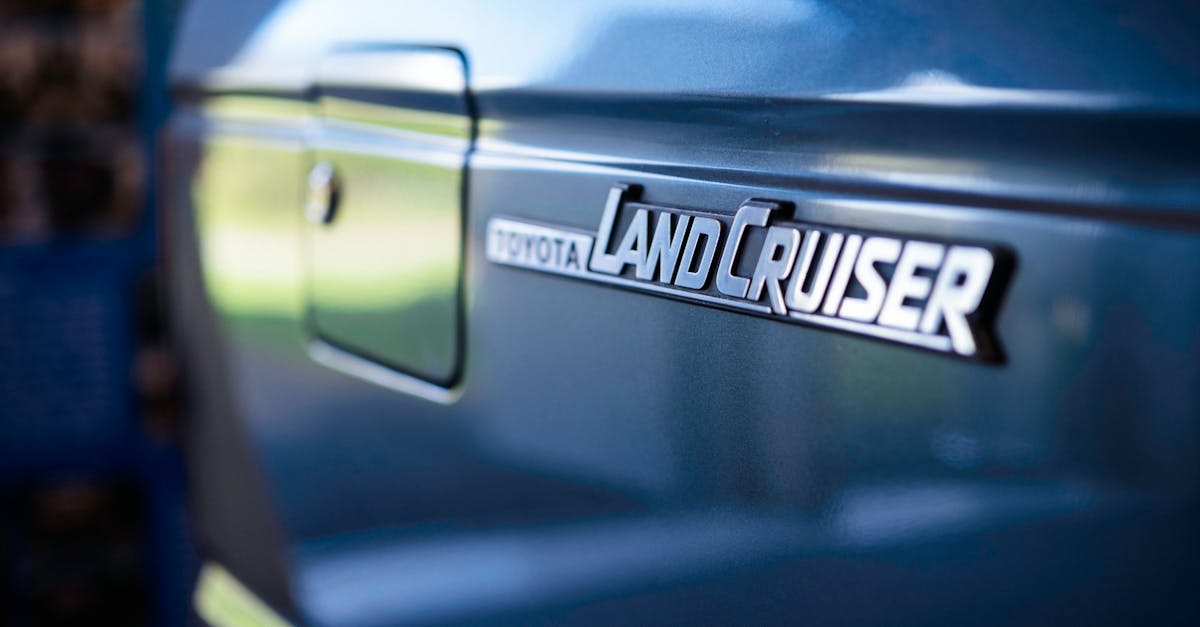 آبی Toyota Land Cruiser
