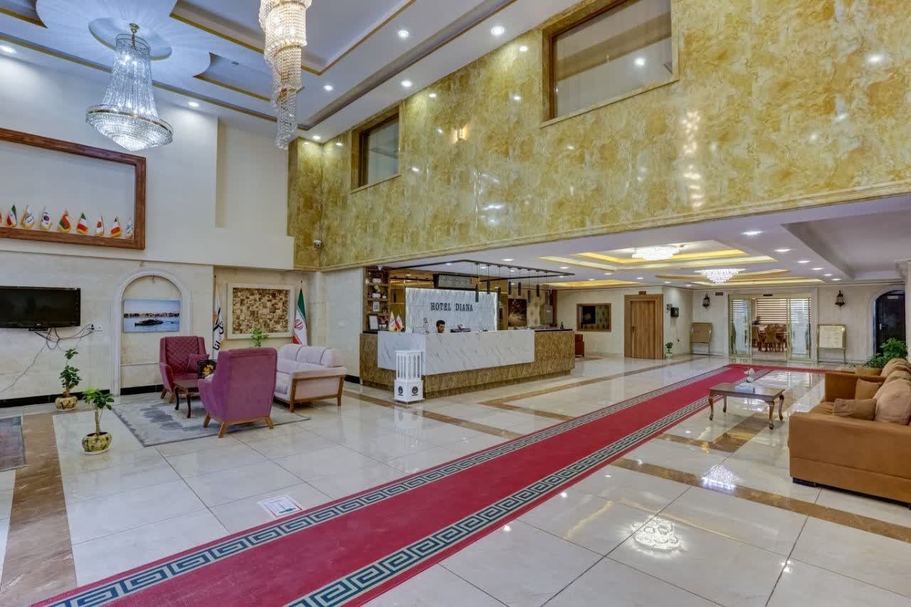 اتاق چندتخته هتل دیانا پلاس قشم با چیدمان کلاسیک