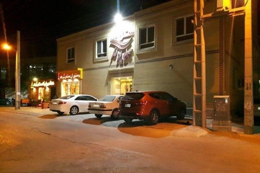 نمای ساختمان هتل آپارتمان گل پونه قشم