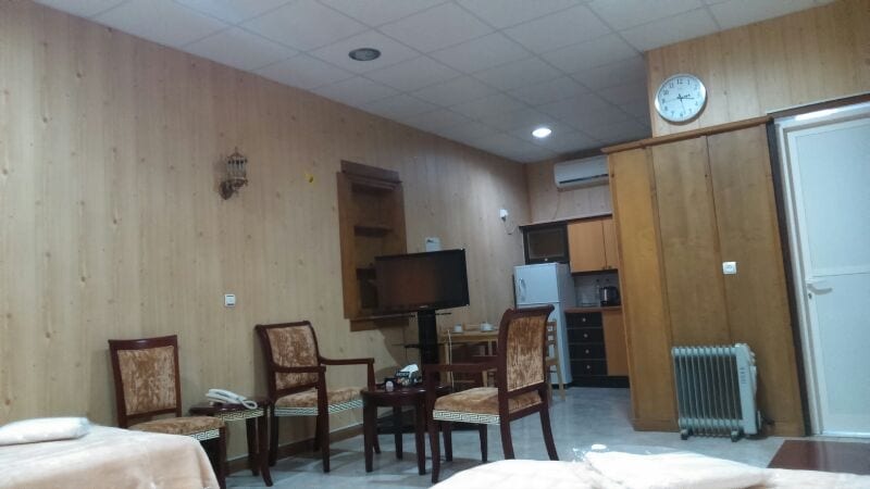 اتاق توئین چوبی هتل ساحل طلایی قشم