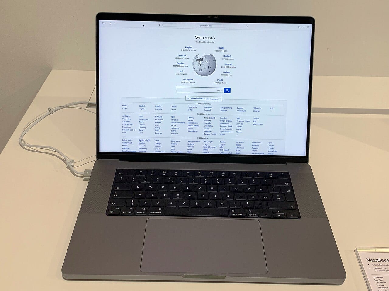 مک‌بوک پرو ۲۰۱۹ ۱۳ اینچ – Core i5 / 8GB / 256GB