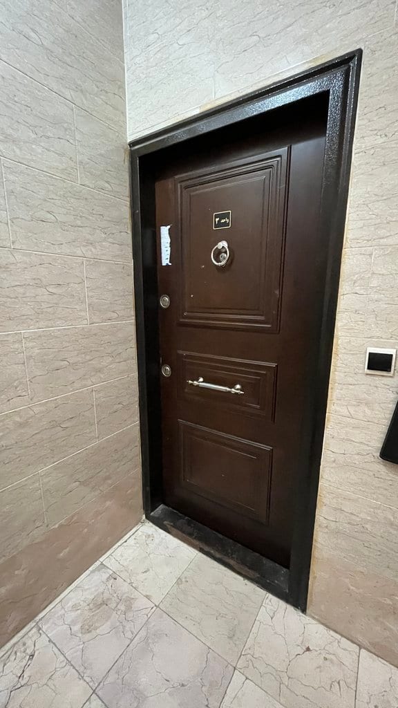 درِ ورودی ضد سرقت واحد آپارتمان در قشم