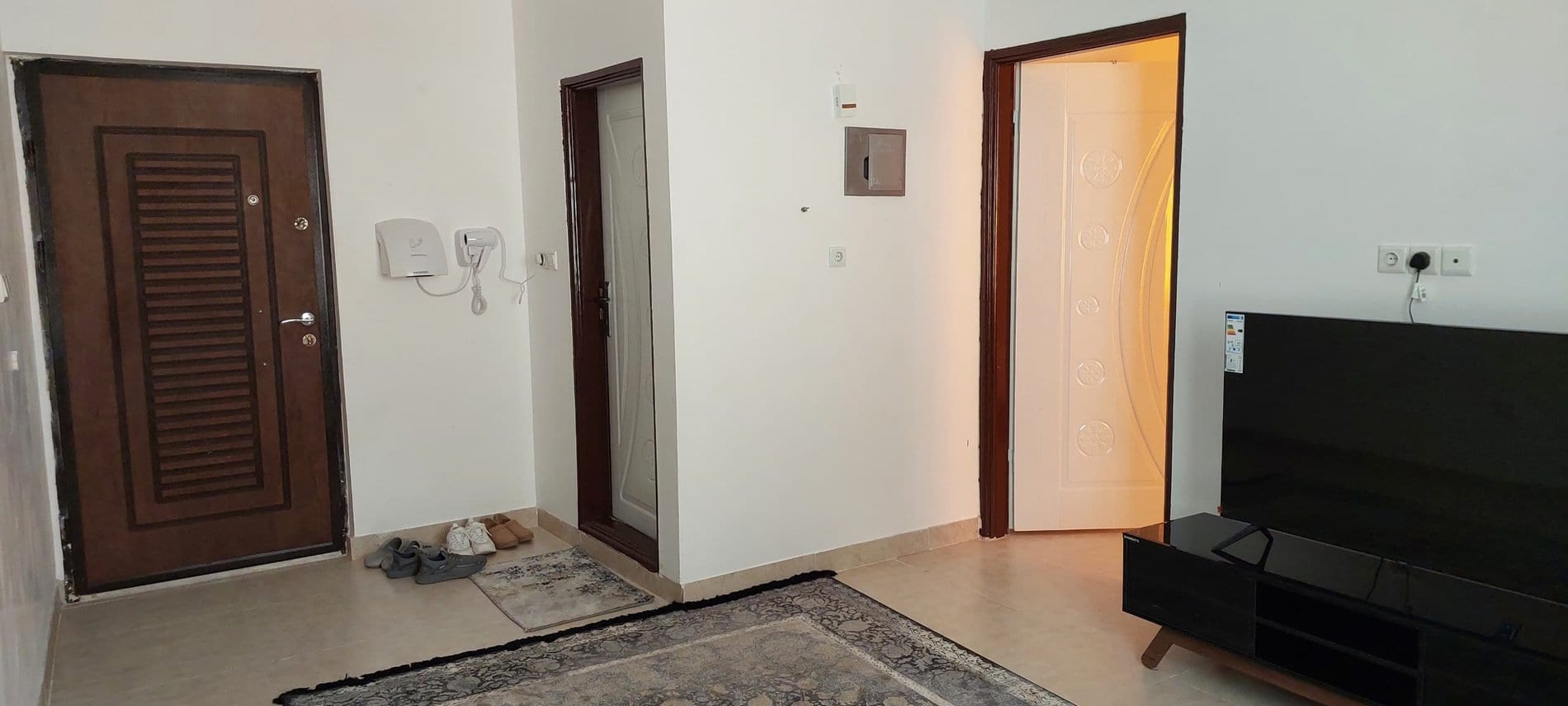 سرویس بهداشتی ایرانی و روشویی آپارتمان امید ممتاز واحد ۲ قشم