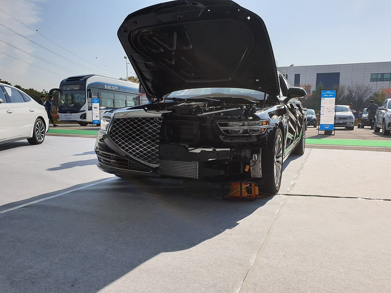جنسیس G90