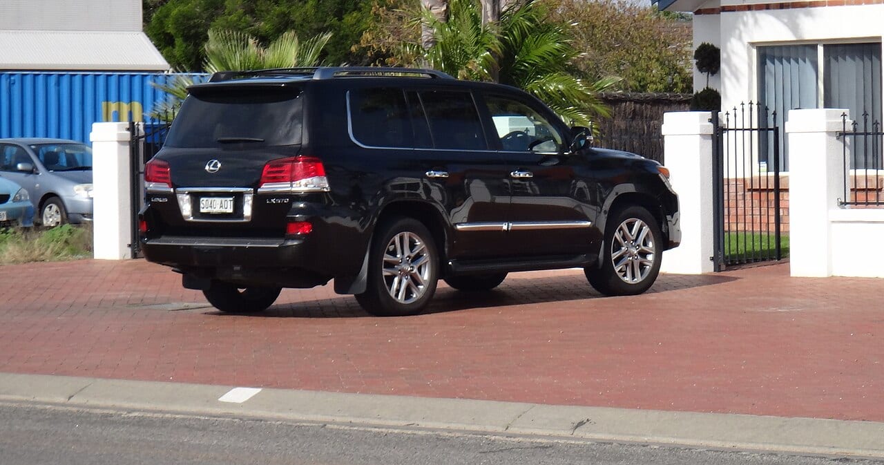 لکسوس LX570