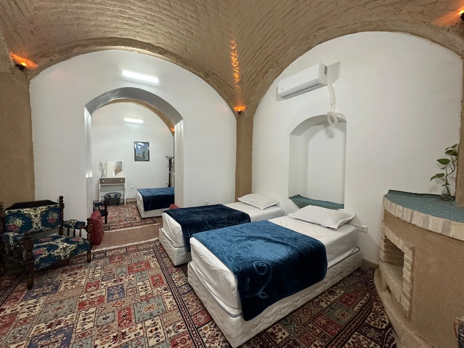 نیلوفرآبی (اتاق 3)