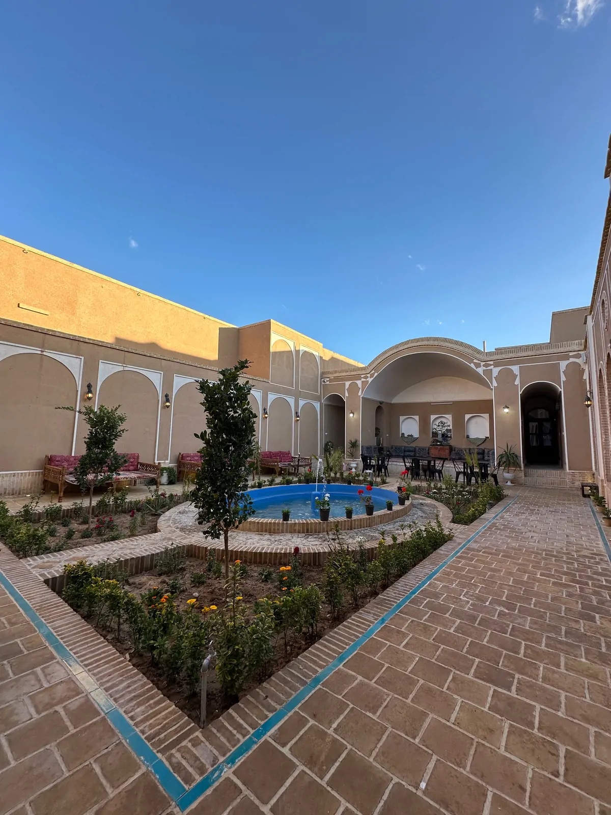 نیلوفرآبی (اتاق 3)