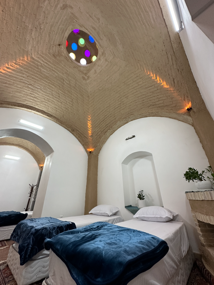 نیلوفرآبی (اتاق 3)