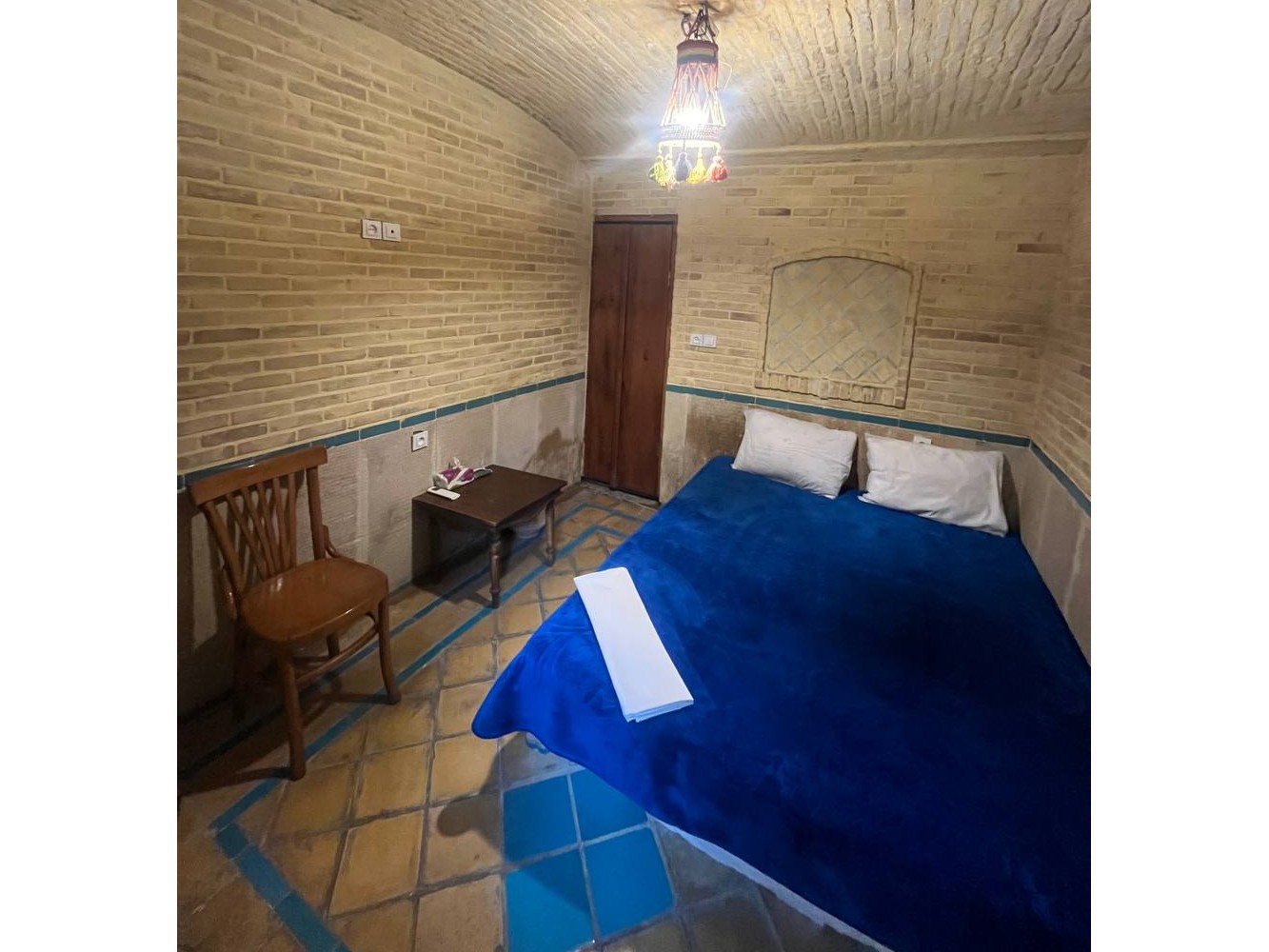 اقامتگاه "عمارت هفت رنگ" اتاق لب آب