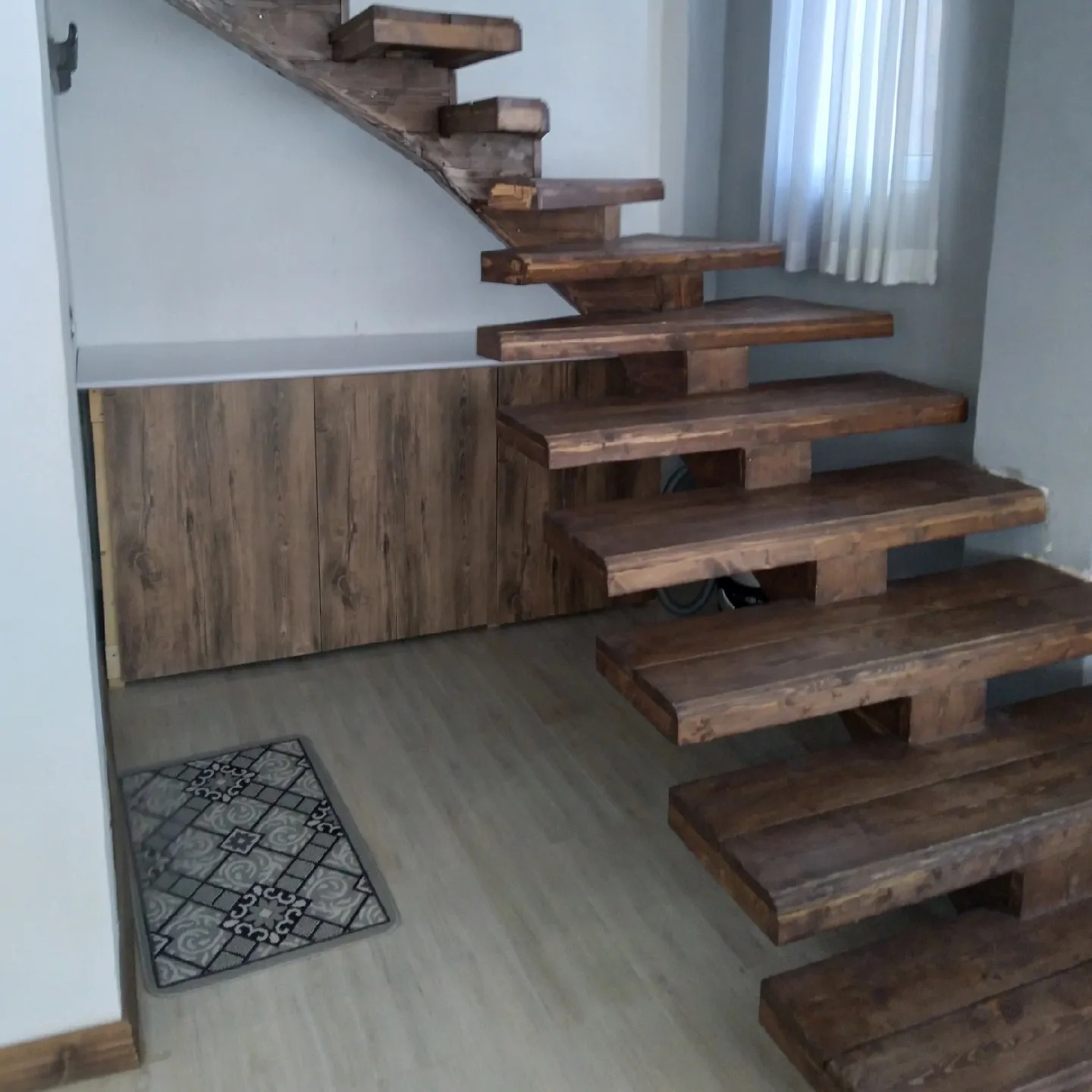 یاس با استخر آبگرم با جکوزی
