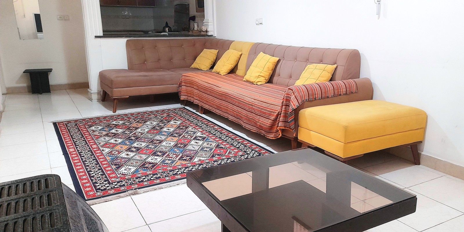 واحد مبله و تکخواب، مطهری 1