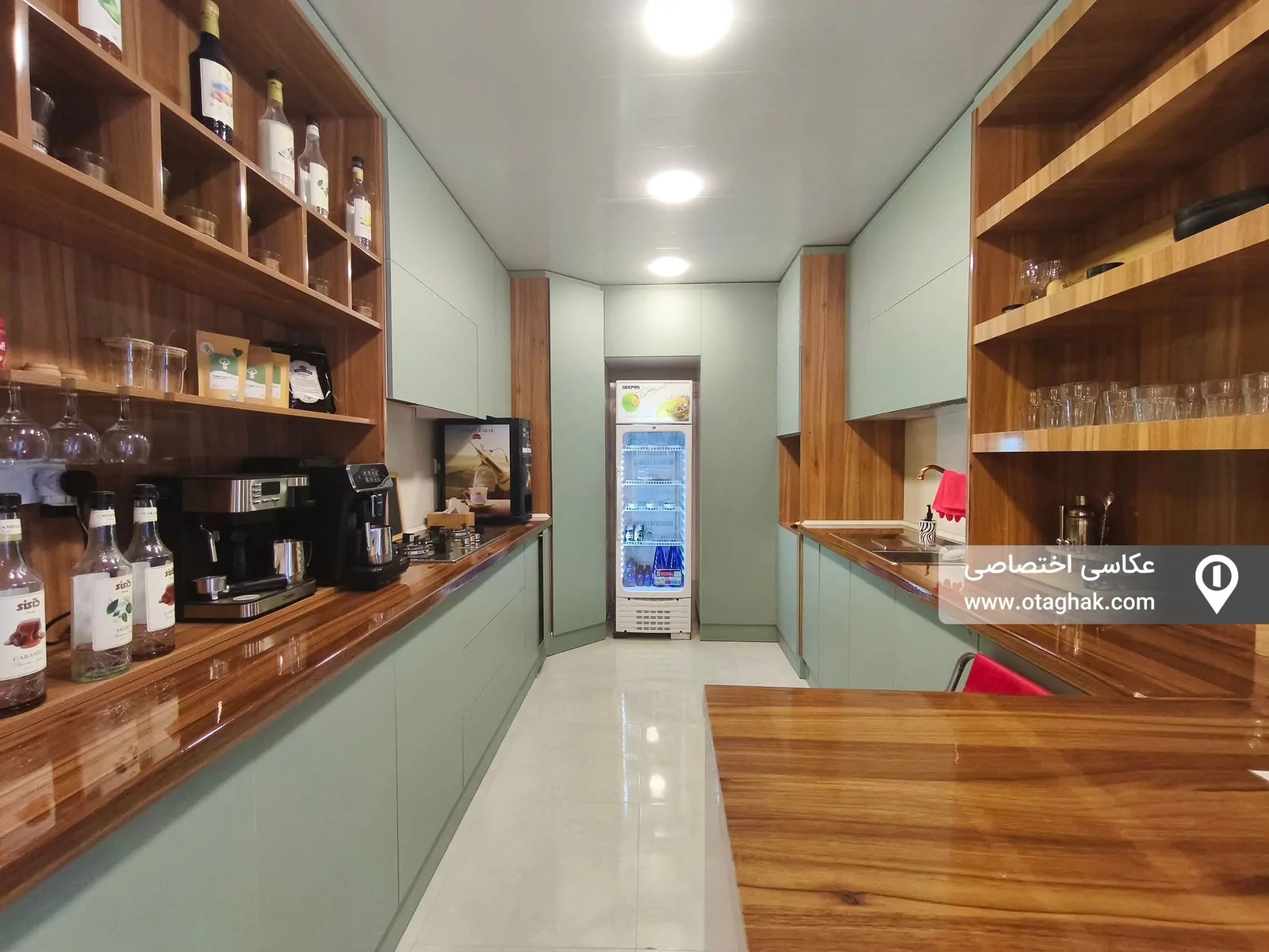 گل ابریشم (اتاق کنار) با صبحانه رایگان