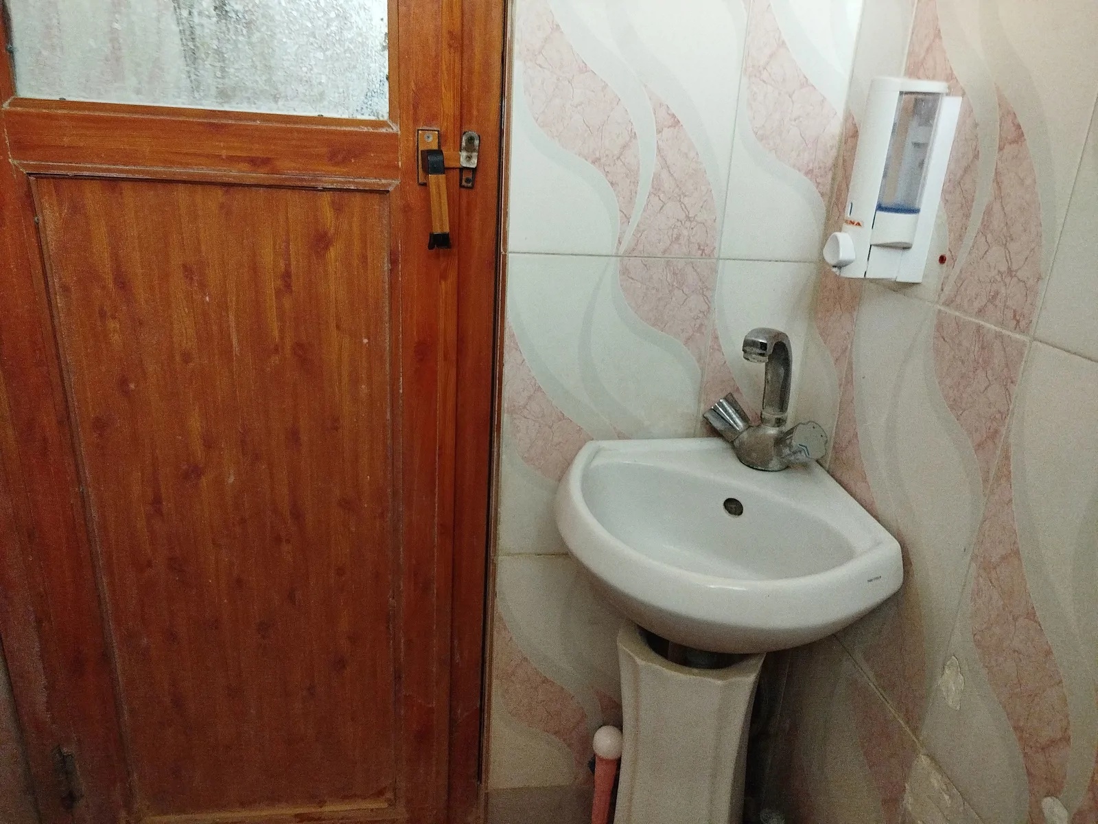 مبله تابان (24 متری)