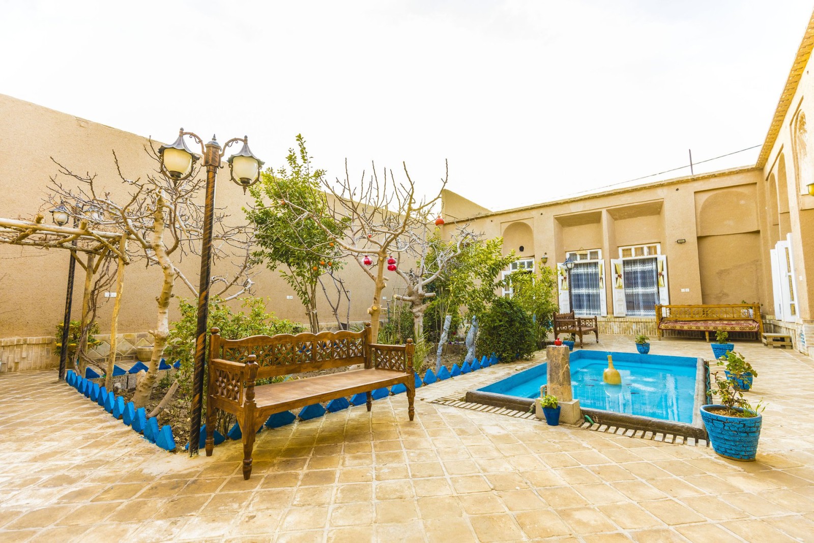 اجاره بوم گردی عمارت بانو - واحد سه دری یزد