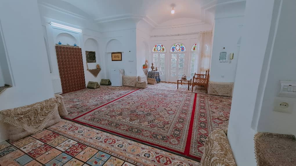 اجاره بوم گردی عمارت بانو - واحد سه دری یزد