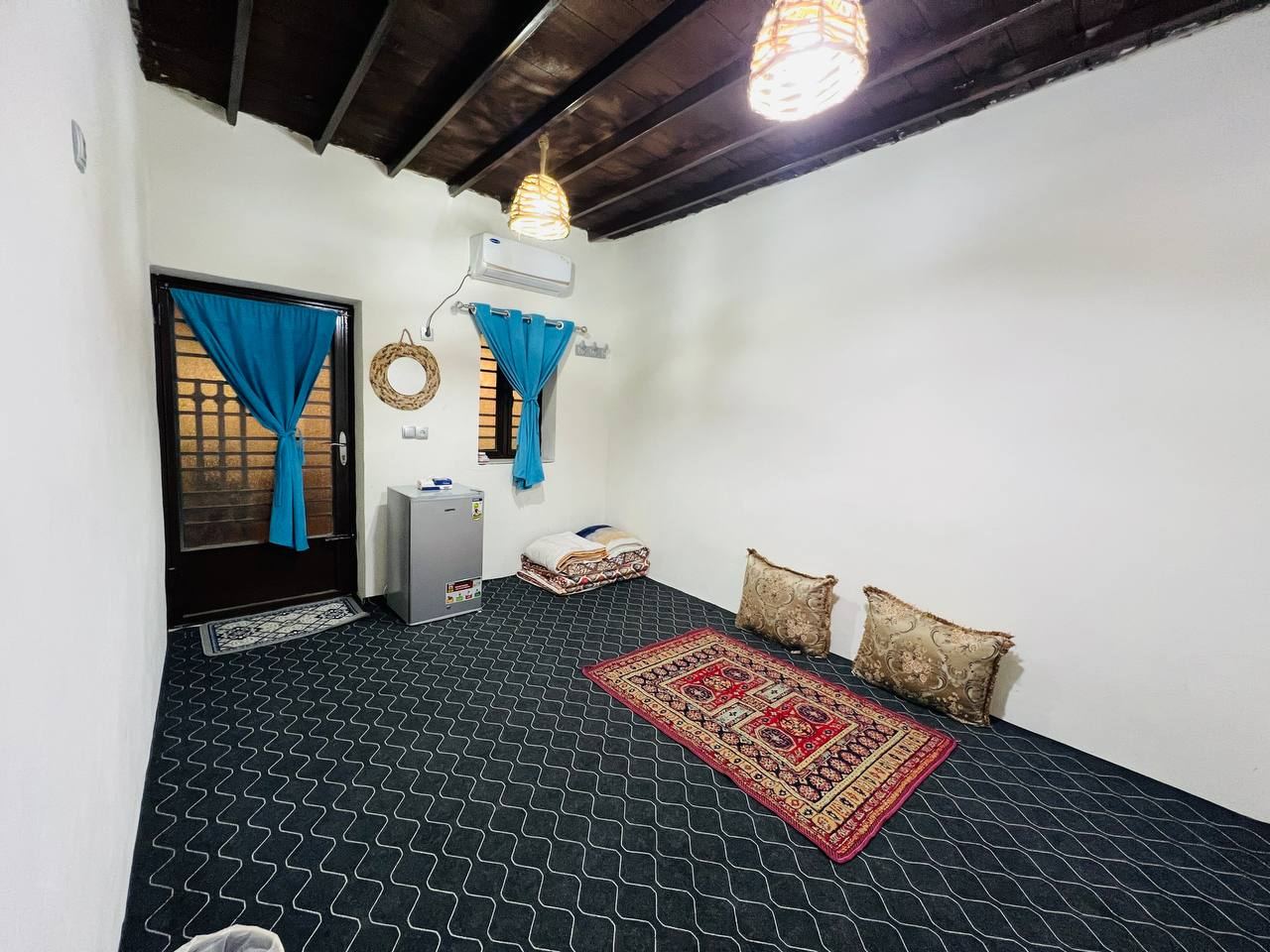 بومگردی لهر اتاق گل ابریشم