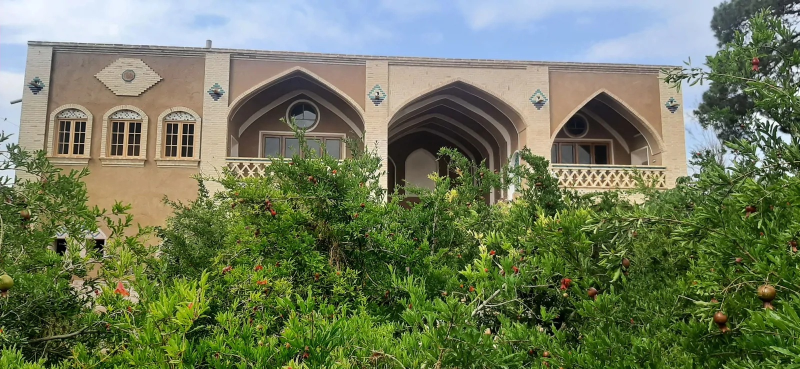 اجاره بوم گردی عمارت مهربانو - واحد ناز بانو عقدا